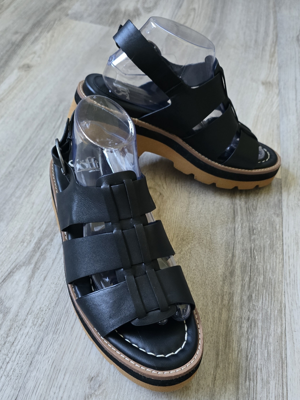 Sofft Patrina Black Leather Platform Sandals